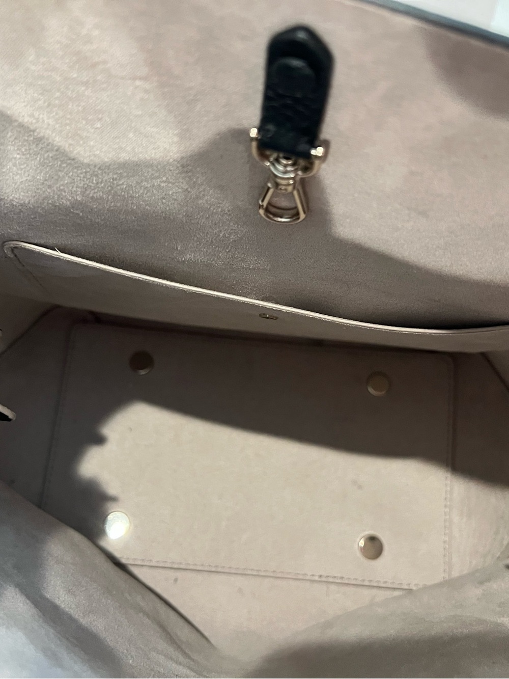 Kate Spade Daisy Purse - Picture 10 of 17